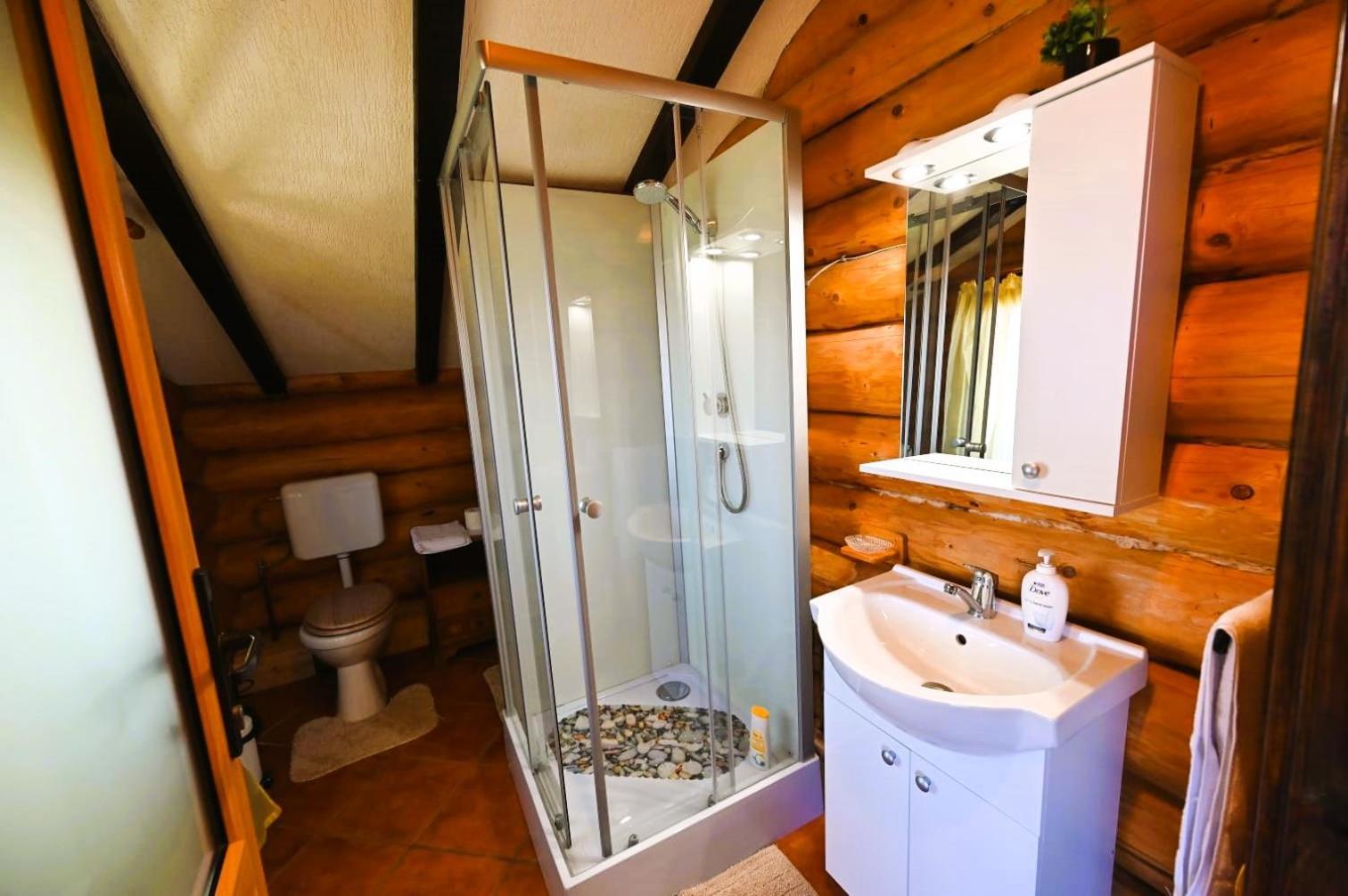 Villa Casa De Lemn Rîşnov Esterno foto