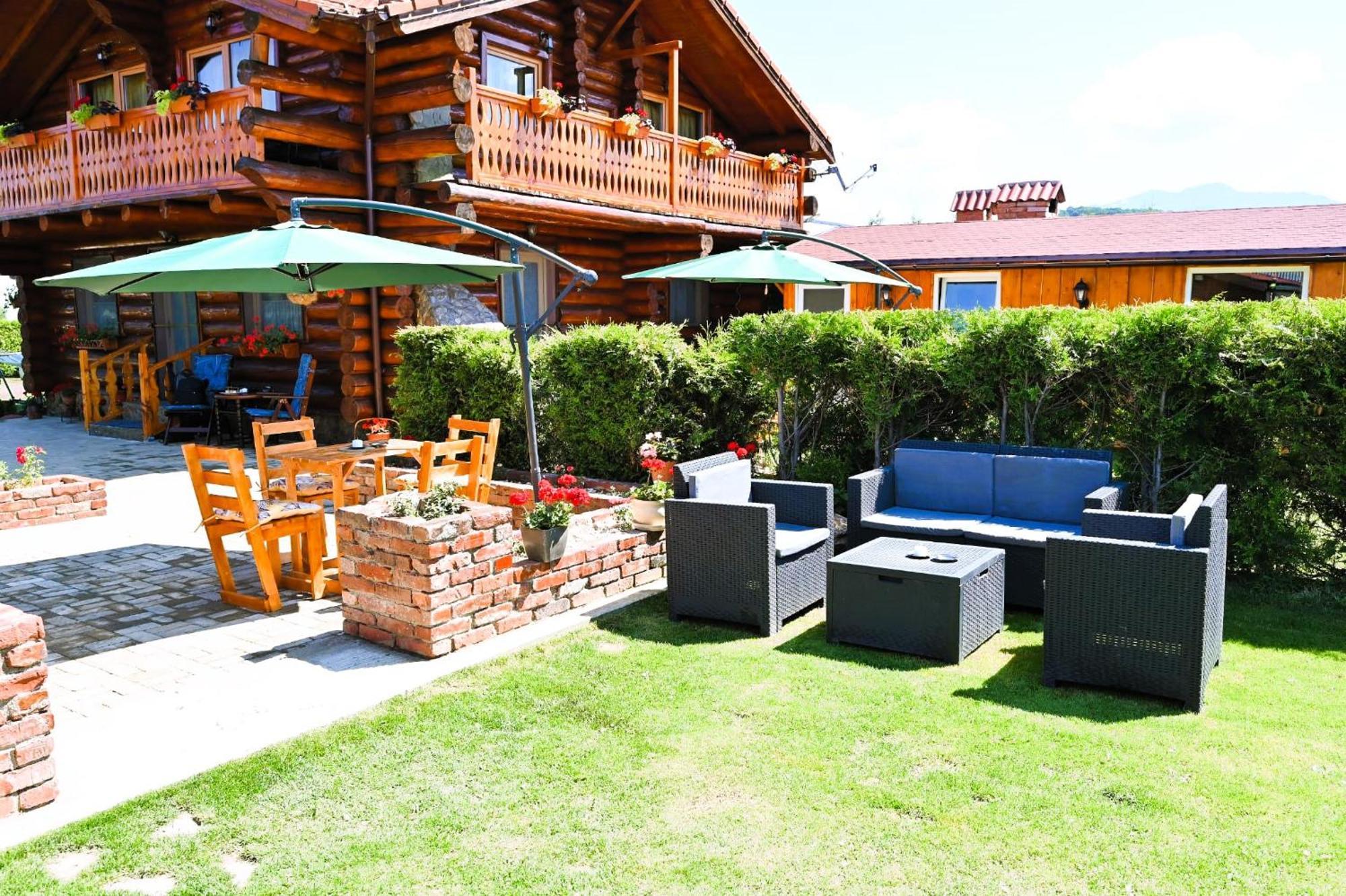 Villa Casa De Lemn Rîşnov Esterno foto